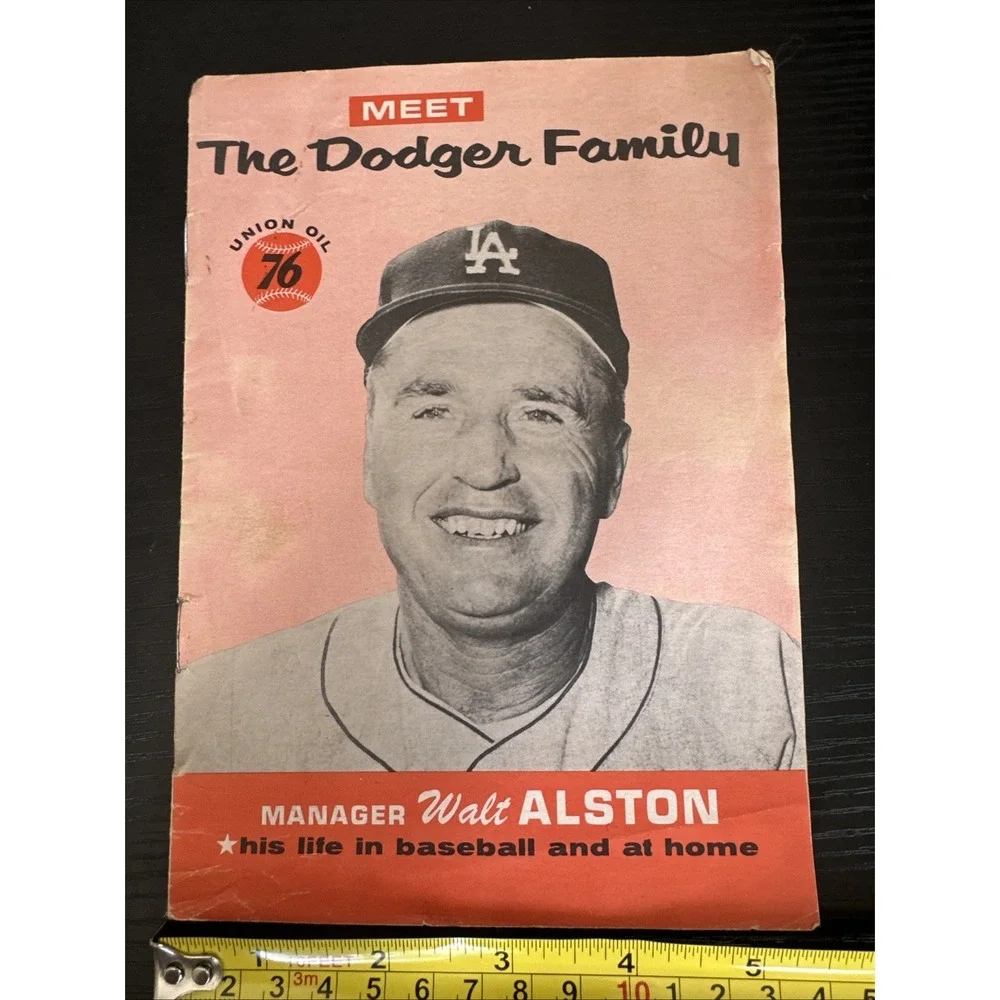 MEET THE DODGER FAMILY UNION 76 OIL WALTER ALSTON 1960 Los Angeles Dodgers‎
